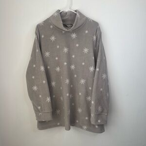 Heritage charm Charcoal and White Snowflake Turtleneck size XL